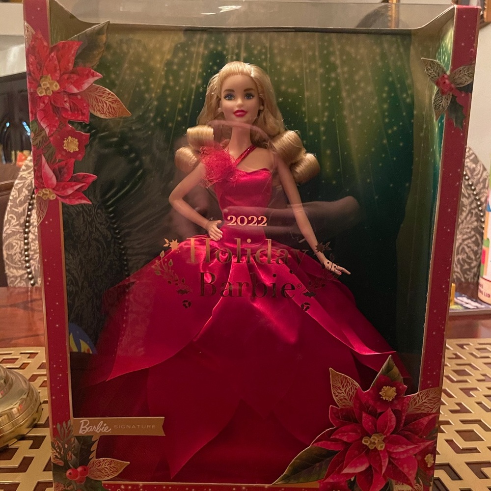 NEW 2022 Collectors Exclusive Holiday Barbie- Blonde